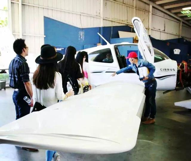 我開過戰(zhàn)斗機、靠倒賣飛機賺到第一桶金，如今科普飛行知識走紅-2184