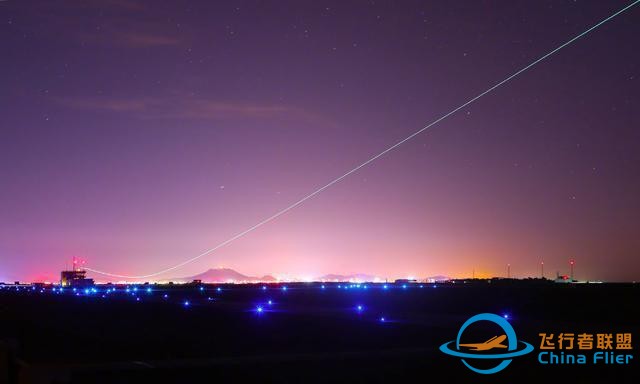 飛行知識，飛機夜間飛行靠什么導航？-6674