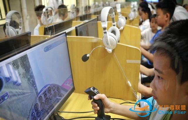 模擬飛行，逐夢藍天！全省800多名青少年齊聚廣州培英中學-3082